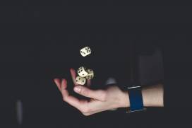 Iluzjonista na wesele – magia, która zamienia dobre wesele w niezapomniane przeżycie