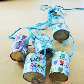 Kolorowe puszki do auta na wesele - ślubne DIY